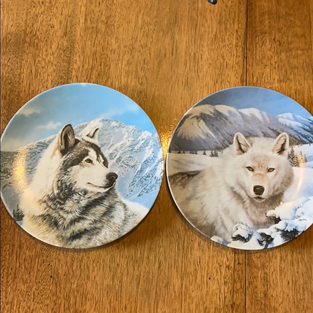 2 1992 Wild Spirits plate series wolves